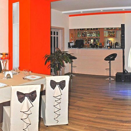 Komplex Apelsin Hotel Yuzhne Ngoại thất bức ảnh